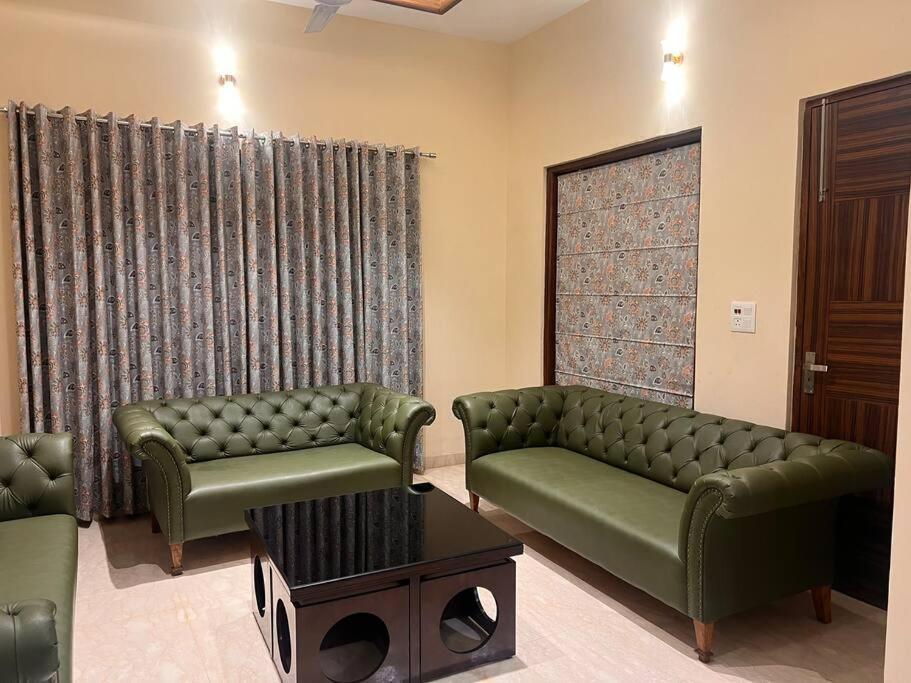 5Bhk Home Away From Home At Ranjit Avenue 阿姆利则 外观 照片