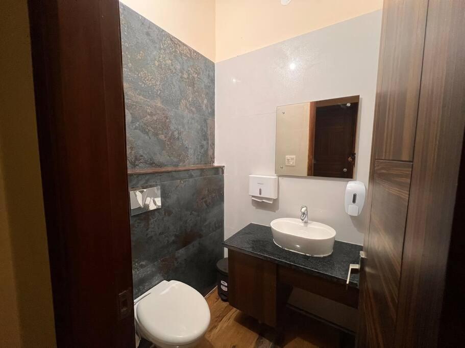 5Bhk Home Away From Home At Ranjit Avenue 阿姆利则 外观 照片