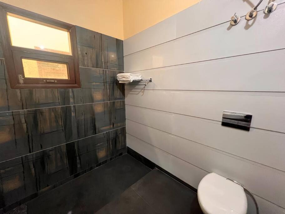 5Bhk Home Away From Home At Ranjit Avenue 阿姆利则 外观 照片