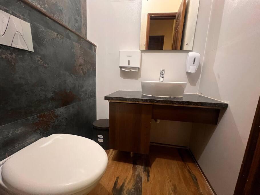5Bhk Home Away From Home At Ranjit Avenue 阿姆利则 外观 照片