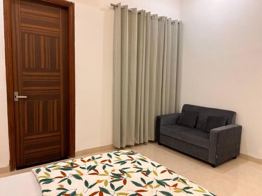 5Bhk Home Away From Home At Ranjit Avenue 阿姆利则 外观 照片