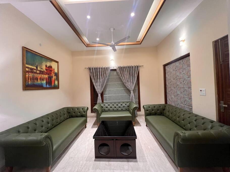 5Bhk Home Away From Home At Ranjit Avenue 阿姆利则 外观 照片