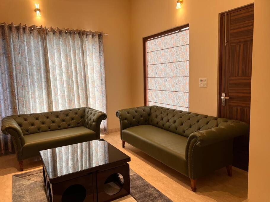 5Bhk Home Away From Home At Ranjit Avenue 阿姆利则 外观 照片