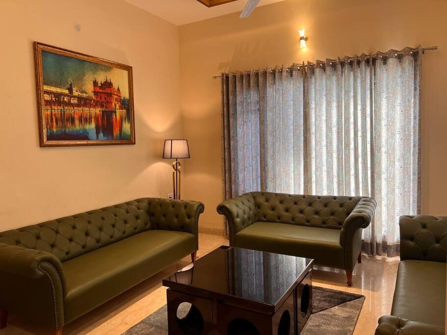 5Bhk Home Away From Home At Ranjit Avenue 阿姆利则 外观 照片