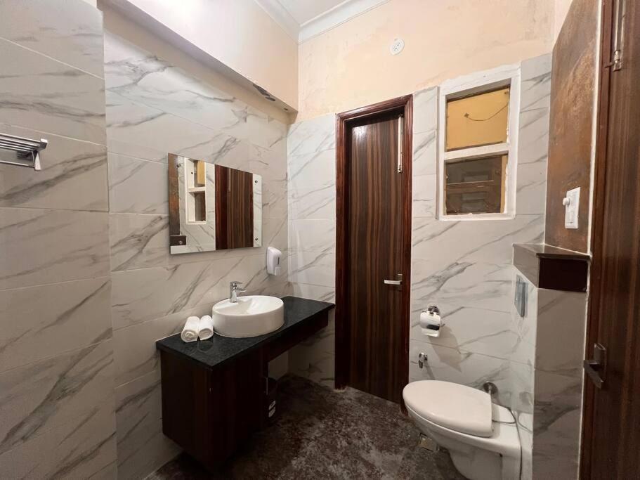 5Bhk Home Away From Home At Ranjit Avenue 阿姆利则 外观 照片