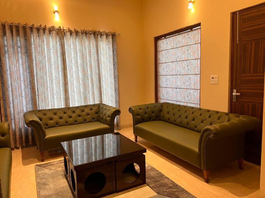 5Bhk Home Away From Home At Ranjit Avenue 阿姆利则 外观 照片