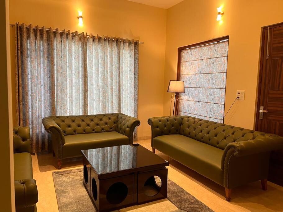 5Bhk Home Away From Home At Ranjit Avenue 阿姆利则 外观 照片