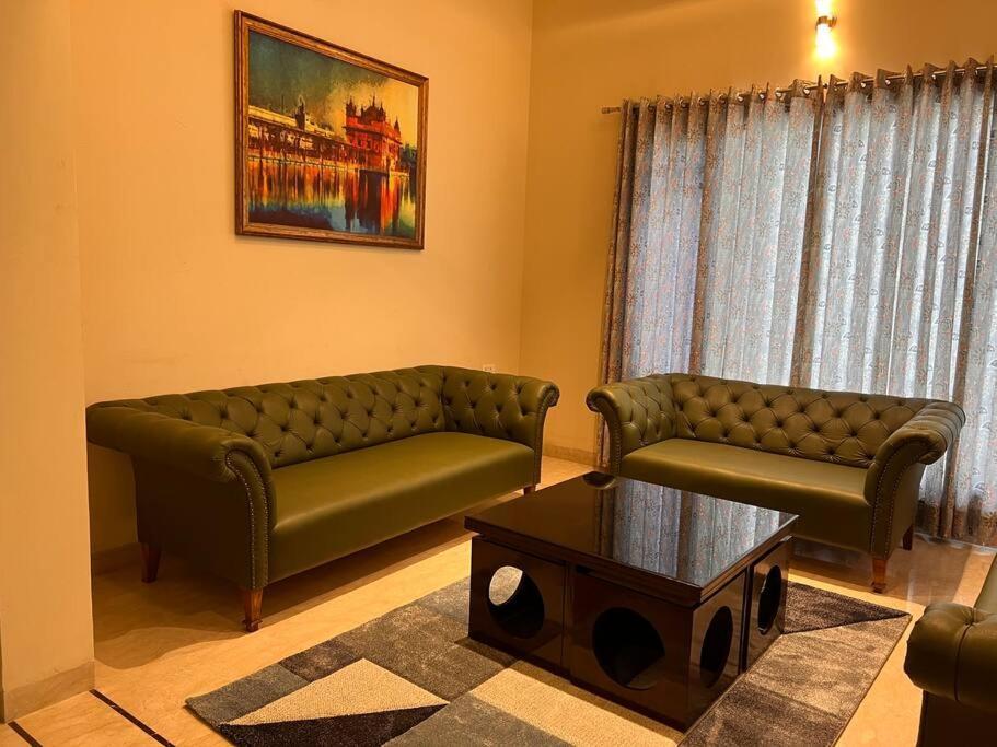 5Bhk Home Away From Home At Ranjit Avenue 阿姆利则 外观 照片