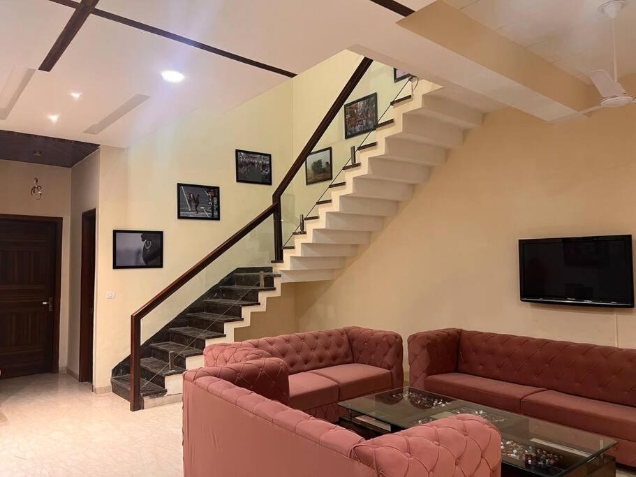 5Bhk Home Away From Home At Ranjit Avenue 阿姆利则 外观 照片
