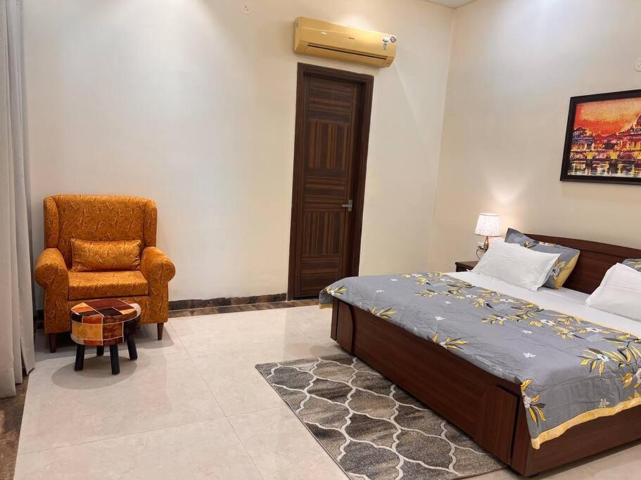 5Bhk Home Away From Home At Ranjit Avenue 阿姆利则 外观 照片