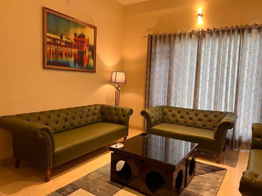 5Bhk Home Away From Home At Ranjit Avenue 阿姆利则 外观 照片